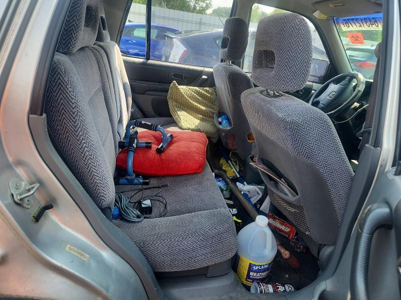 Photo 11 from auction – 1998 HONDA CR-V with VIN JHLRD1845WC103708