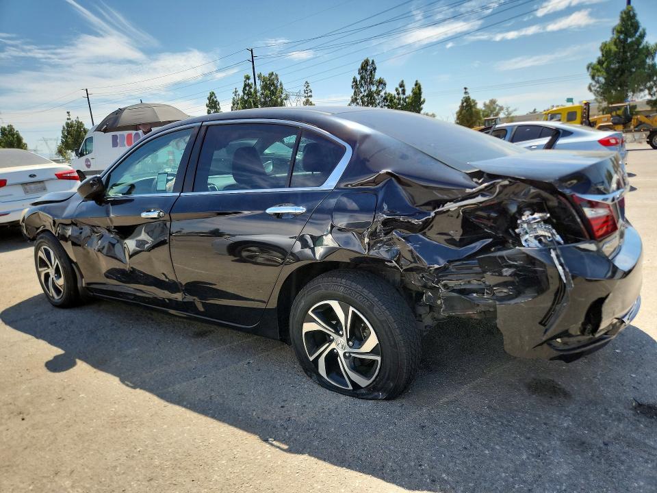 Photo 2 from auction – 2017 HONDA ACCORD with VIN 1HGCR2F36HA047573