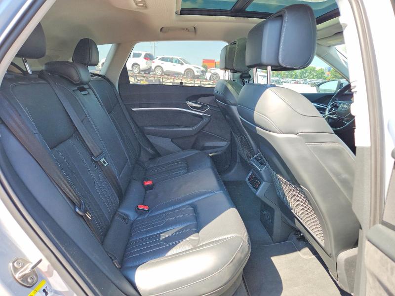 Photo 10 from auction – 2019 AUDI E-TRON with VIN WA1VABGE2KB022096