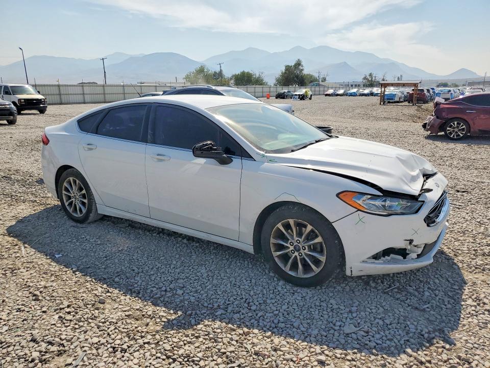 Photo 4 from auction – 2017 FORD FUSION with VIN 3FA6P0H7XHR356108