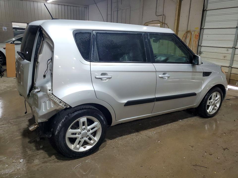 Photo 3 from auction – 2011 KIA SOUL with VIN KNDJT2A28B7717019