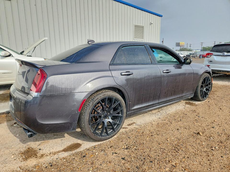 Photo 3 from auction – 2018 CHRYSLER 300 with VIN 2C3CCABG3JH267011