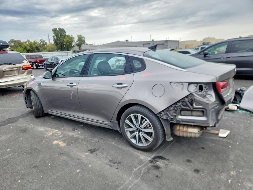 Photo 2 from auction – 2019 KIA OPTIMA with VIN 5XXGU4L11KG311999