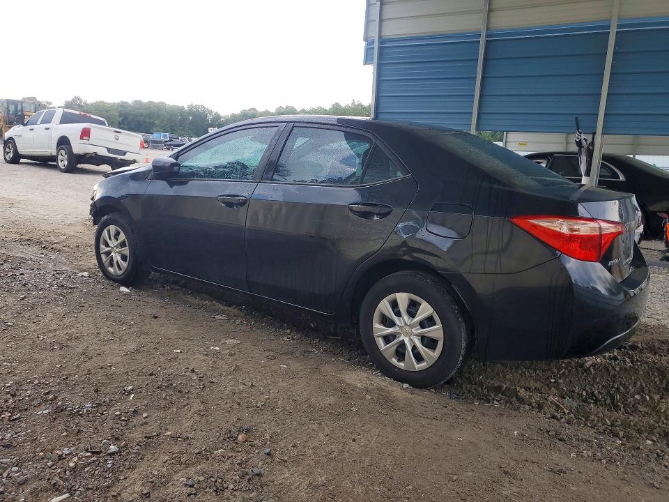 Фото 2 с аукциона – 2018 TOYOTA COROLLA с VIN 5YFBURHE2JP823327