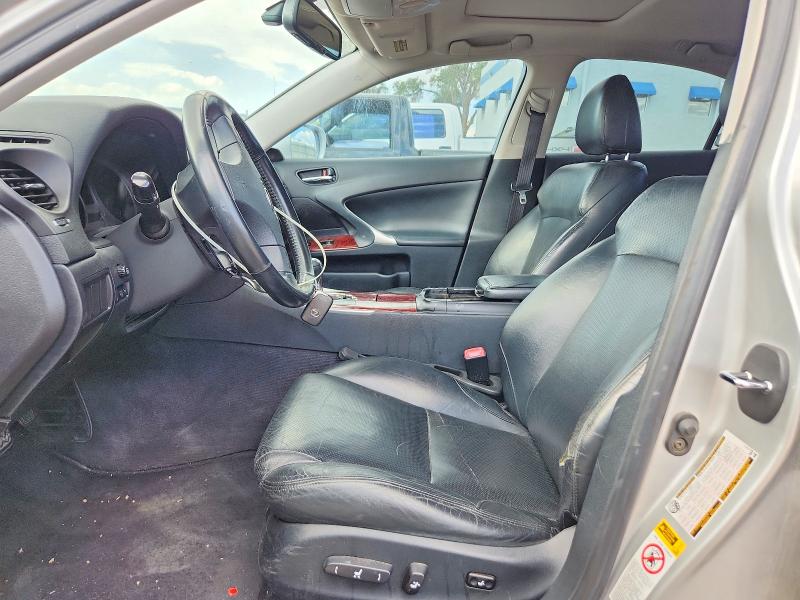 Photo 7 from auction – 2006 LEXUS IS with VIN JTHBE262865003642