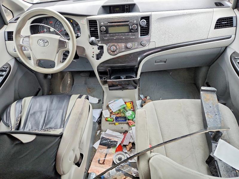 Photo 8 from auction – 2011 TOYOTA SIENNA with VIN 5TDZK3DC8BS022464