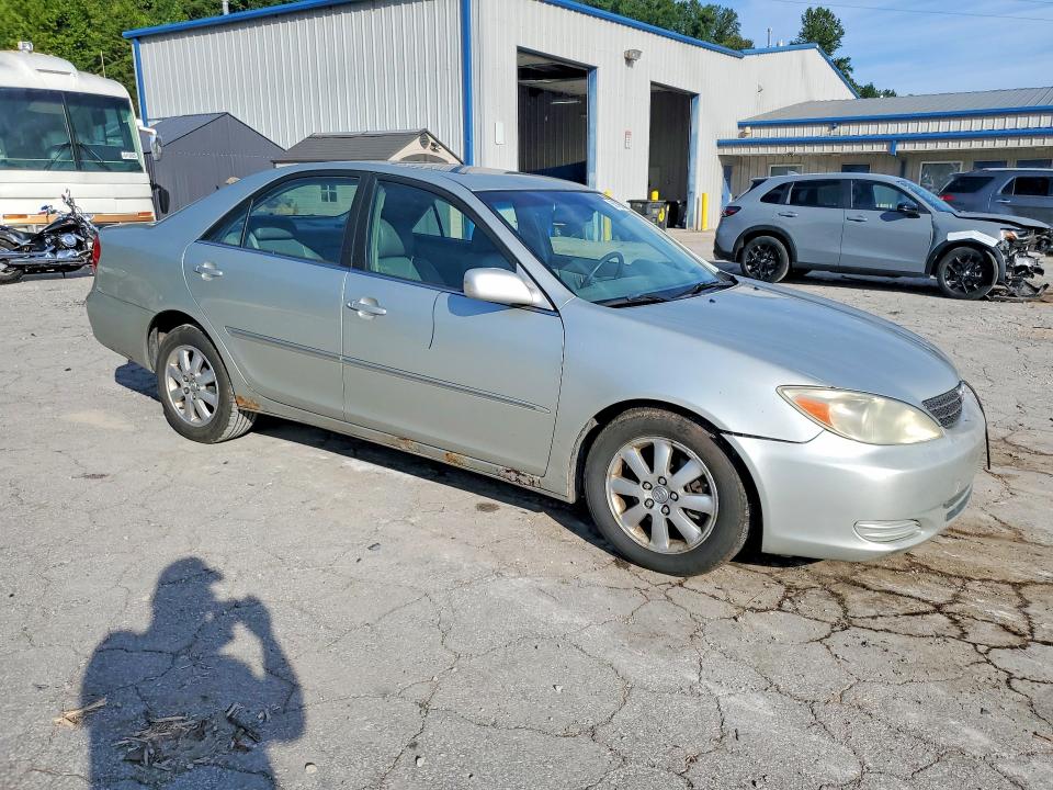 Zdjęcie 4 z aukcji – 2002 TOYOTA CAMRY z VIN JTDBF30K620084550
