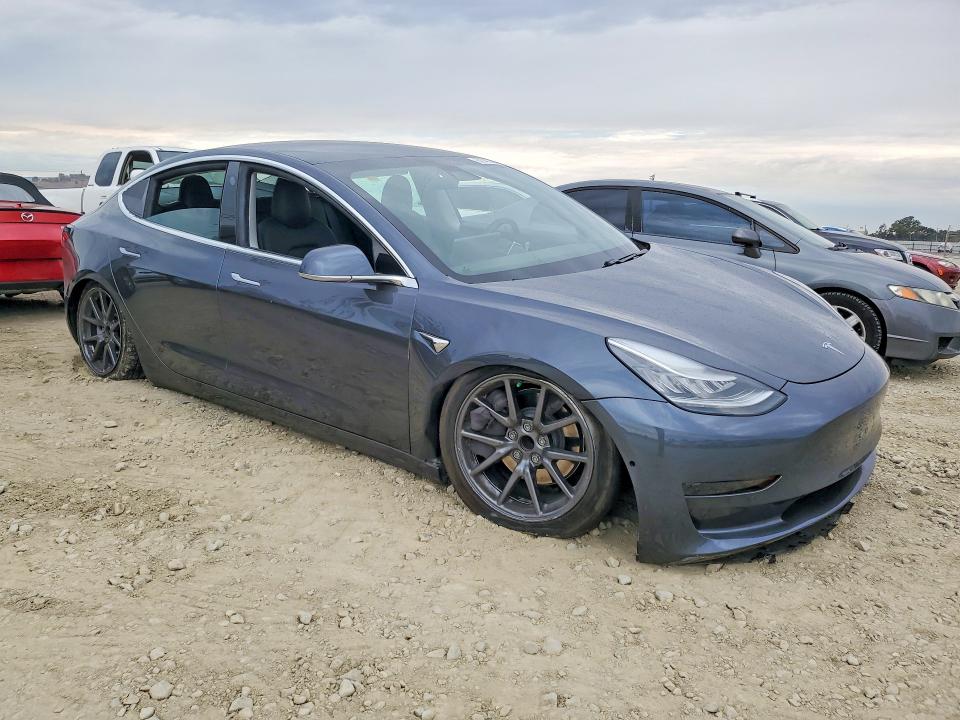 Foto 4 de la subasta – 2020 TESLA MODEL 3 con VIN 5YJ3E1EA1LF745528