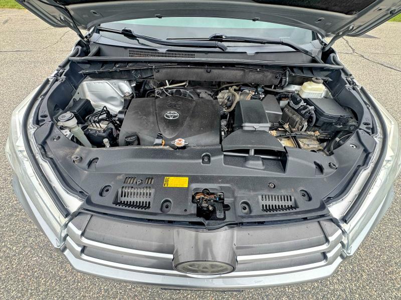 Photo 7 from auction – 2018 TOYOTA HIGHLANDER with VIN 5TDBZRFH7JS845989