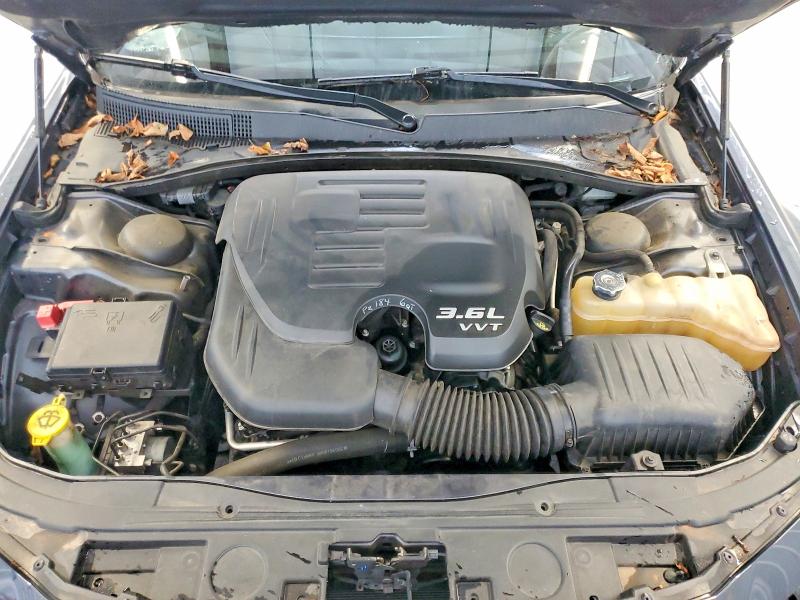Photo 11 from auction – 2018 CHRYSLER 300 with VIN 2C3CCABG8JH269546
