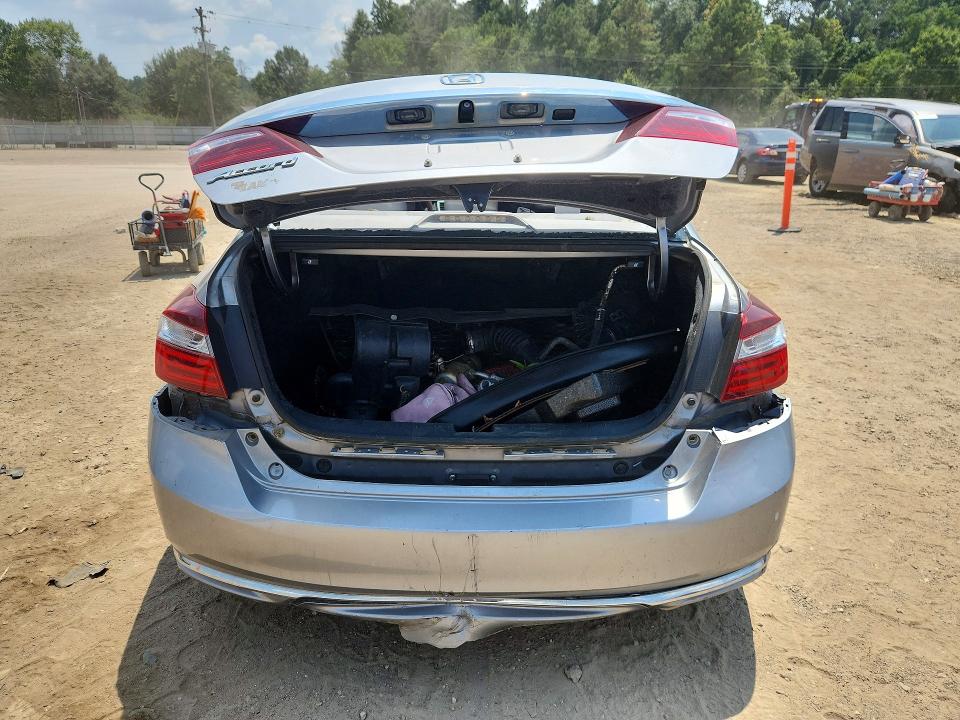 Photo 6 from auction – 2016 HONDA ACCORD with VIN 1HGCR2F99GA017194