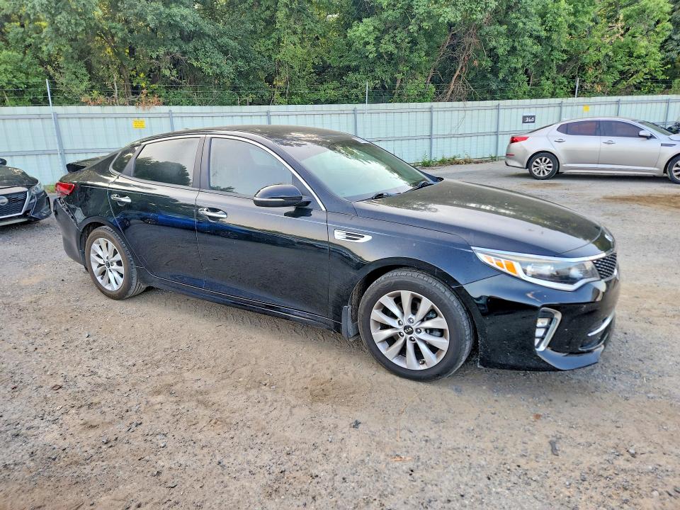 Photo 4 from auction – 2018 KIA OPTIMA with VIN 5XXGT4L38JG239251