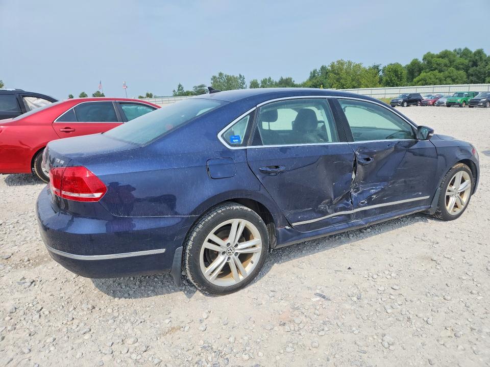 Photo 3 from auction – 2015 VOLKSWAGEN PASSAT with VIN 1VWBT7A30FC066117