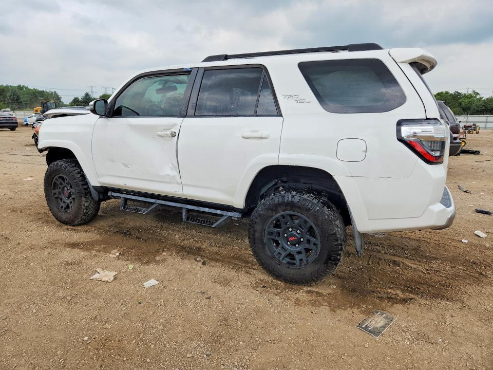 Photo 2 from auction – 2019 TOYOTA 4RUNNER with VIN JTEBU5JRXK5649605
