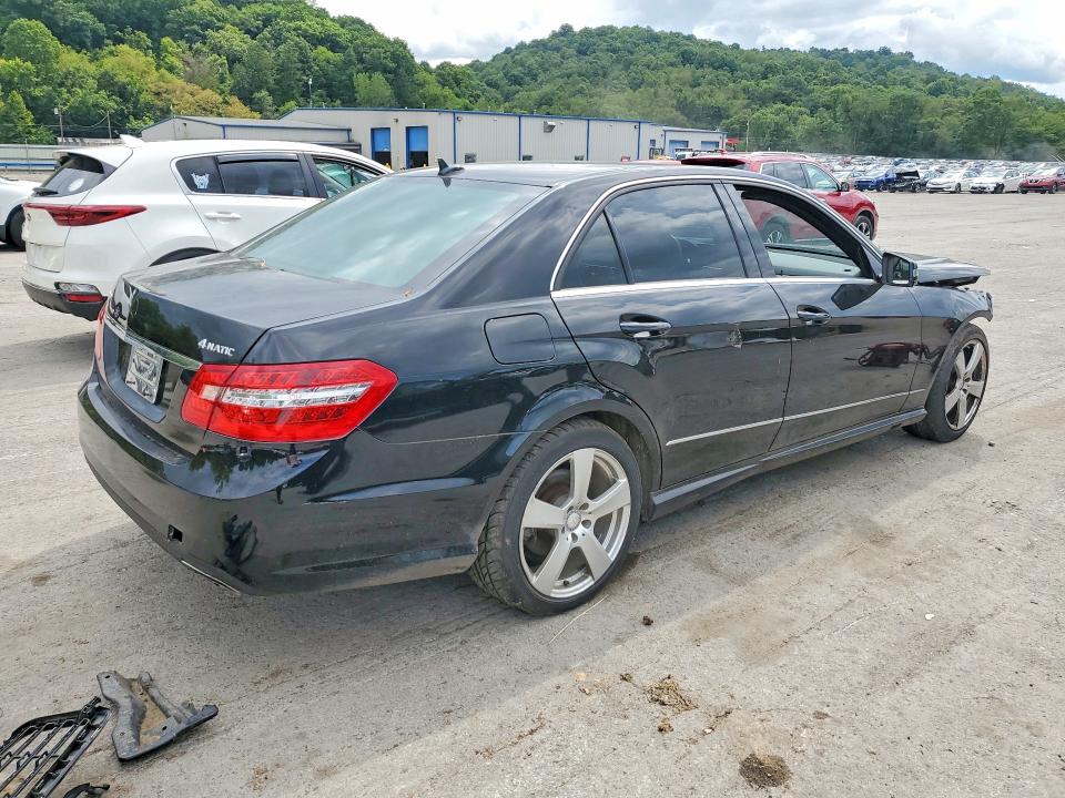 Photo 3 from auction – 2010 MERCEDES-BENZ E with VIN WDDHF8HB0AA166736