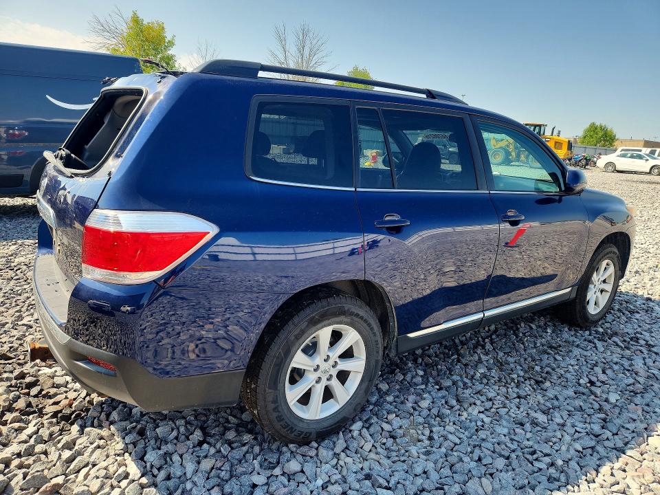 Photo 3 from auction – 2013 TOYOTA HIGHLANDER with VIN 5TDBK3EH1DS247436