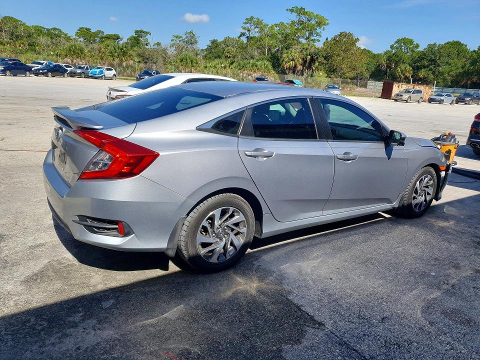 Photo 3 from auction – 2016 HONDA CIVIC with VIN 19XFC2F78GE054021