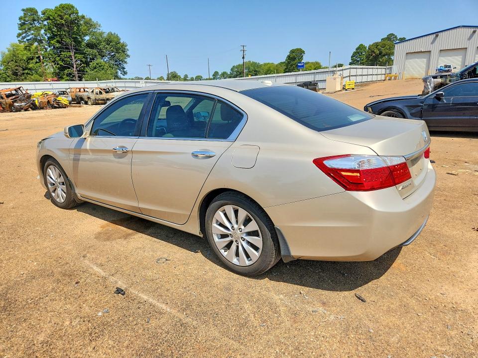 Photo 2 from auction – 2015 HONDA ACCORD with VIN 1HGCR2F82FA016586