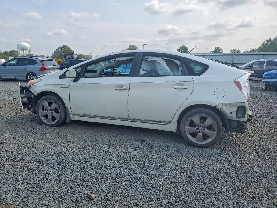 Photo 2 from auction – 2015 TOYOTA PRIUS with VIN JTDKN3DU4F0399352