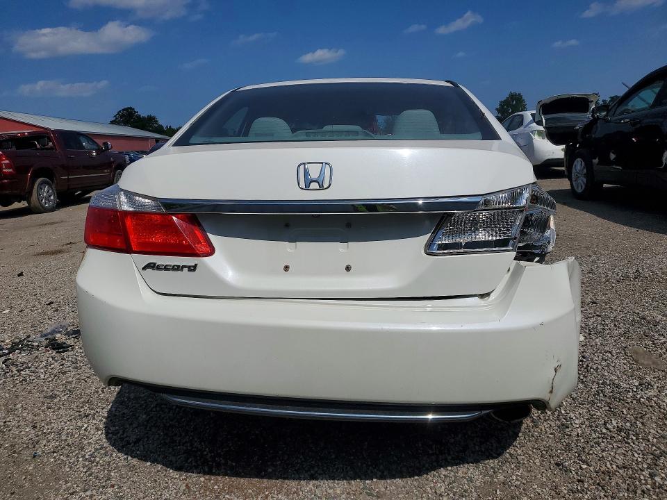 Photo 6 from auction – 2015 HONDA ACCORD with VIN 1HGCR2F37FA810715
