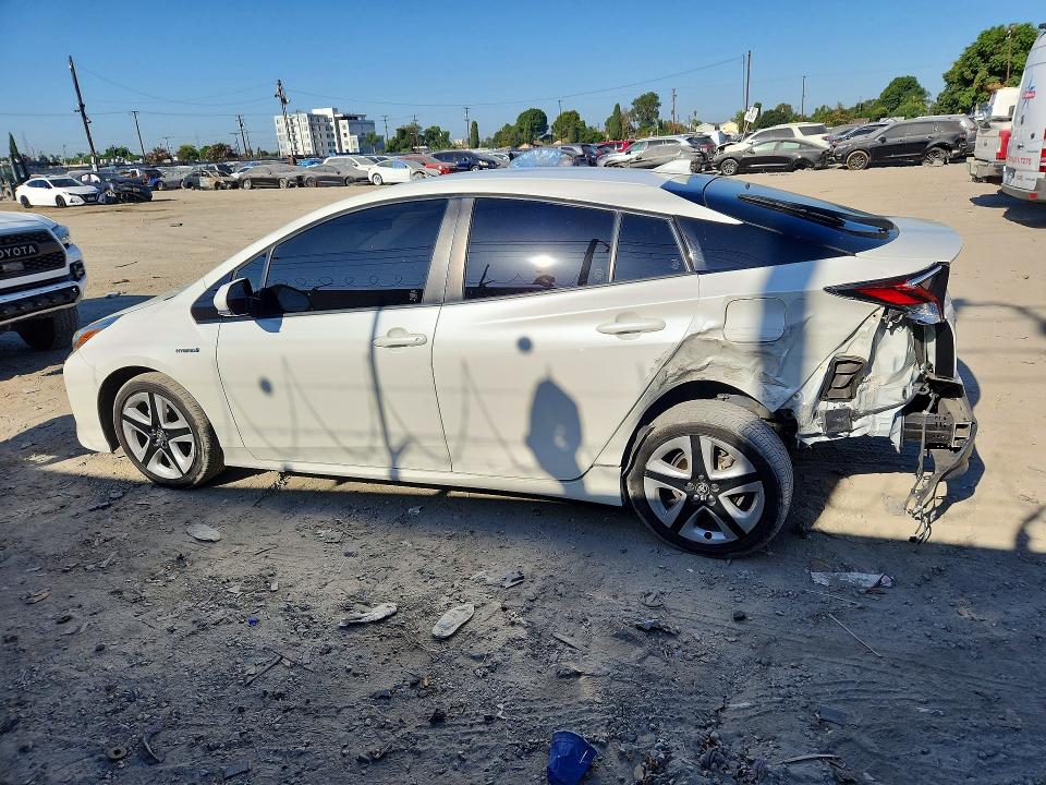 Photo 2 from auction – 2018 TOYOTA PRIUS with VIN JTDKARFU4J3063591