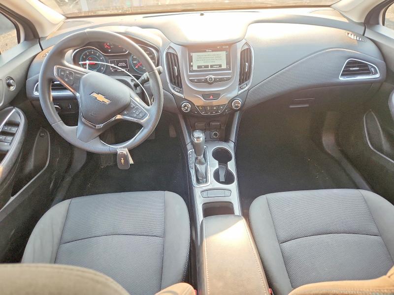Photo 8 from auction – 2018 CHEVROLET CRUZE with VIN 1G1BE5SM2J7238943
