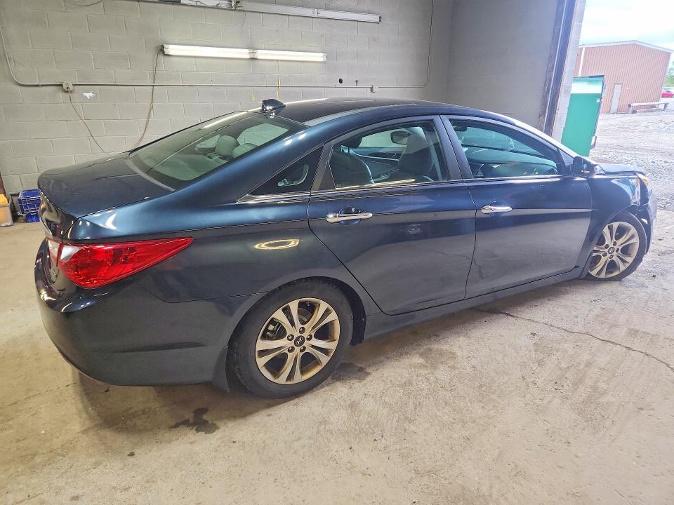 Photo 3 from auction – 2012 HYUNDAI SONATA with VIN 5NPEC4AC6CH383625
