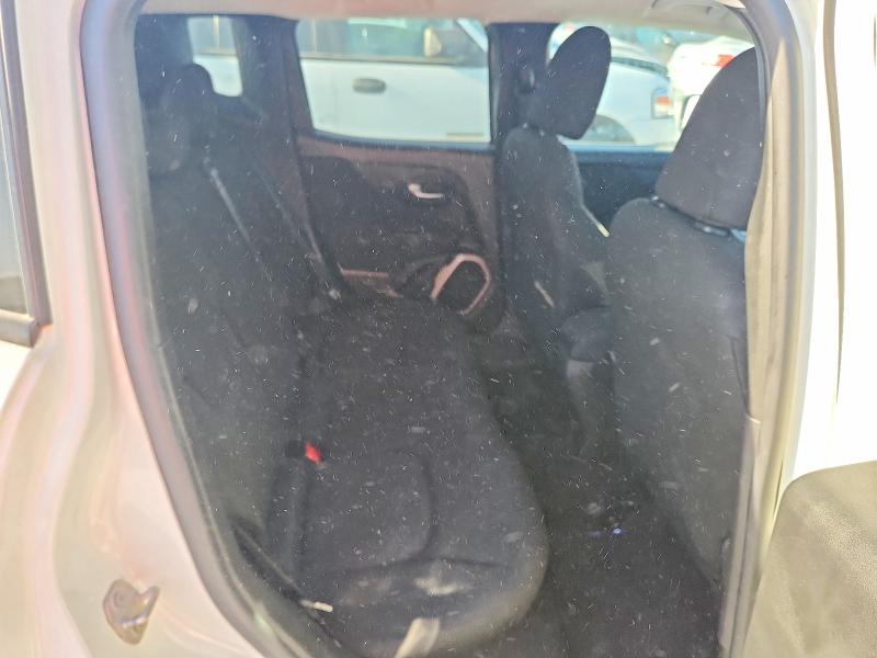 Photo 11 from auction – 2016 JEEP RENEGADE with VIN ZACCJAAT8GPD52112