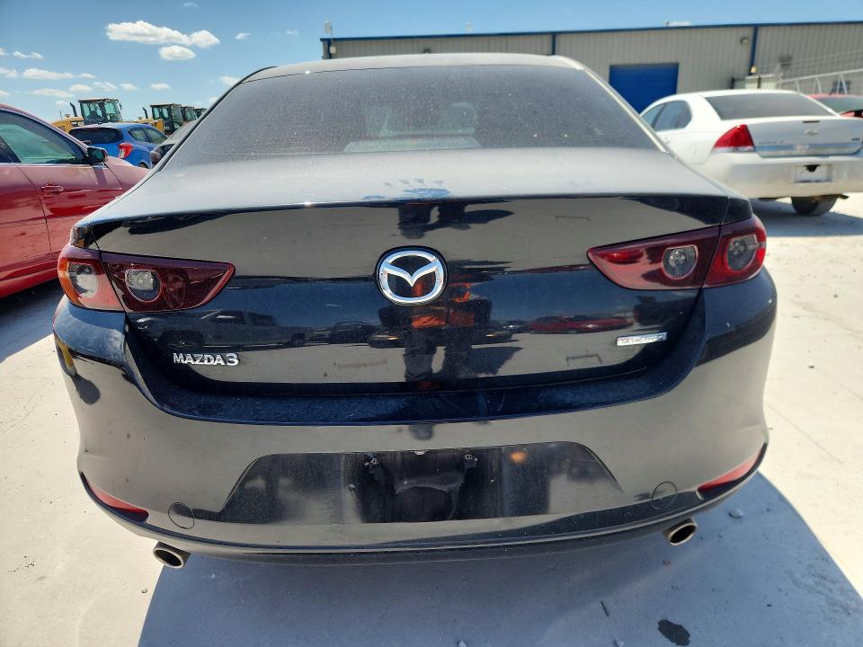Photo 6 from auction – 2021 MAZDA 3 with VIN JM1BPABL5M1318956