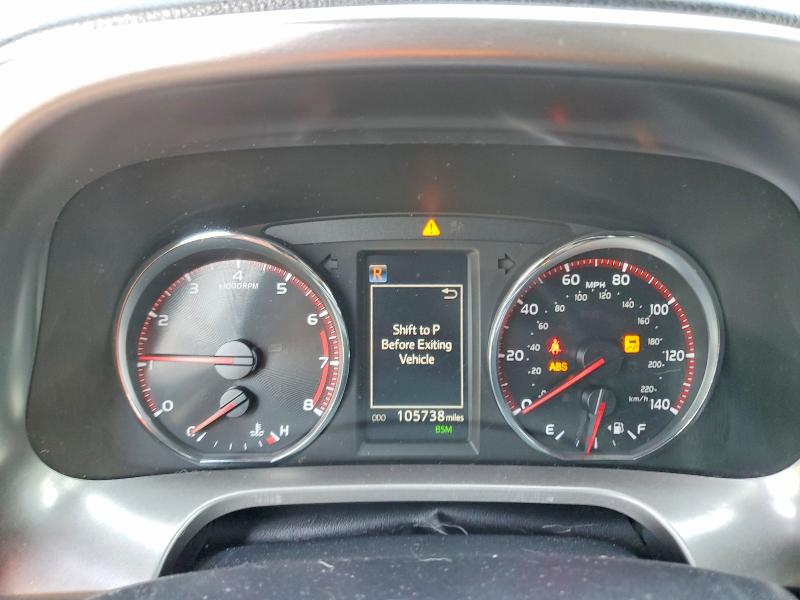 Photo 9 from auction – 2016 TOYOTA RAV4 with VIN JTMJFREV8GJ103246