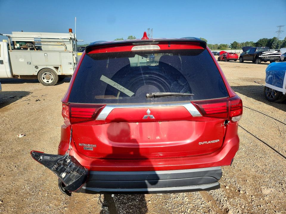 Photo 6 from auction – 2018 MITSUBISHI OUTLANDER with VIN JA4AD3A31JZ036774