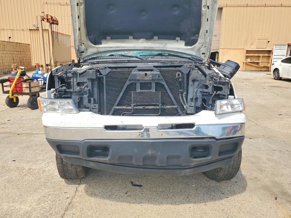 Photo 5 from auction – 2006 CHEVROLET SILVERADO with VIN 1GCEK19B56Z110380