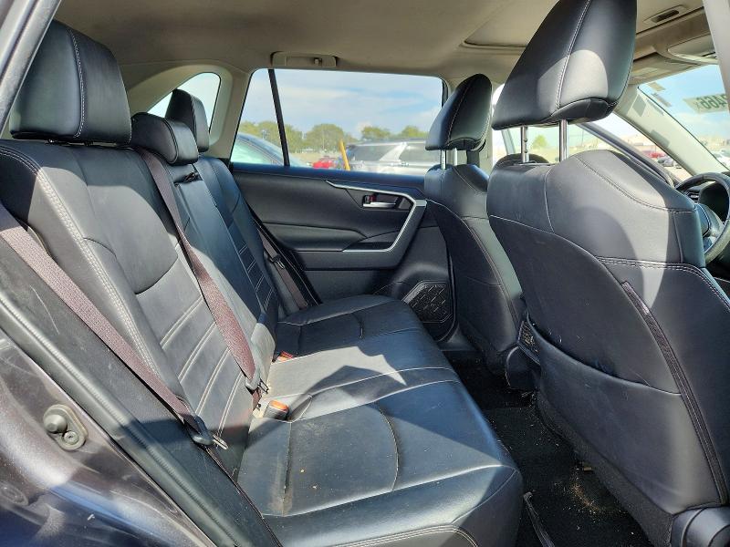 Photo 11 from auction – 2019 TOYOTA RAV4 with VIN JTMC1RFVXKJ002417