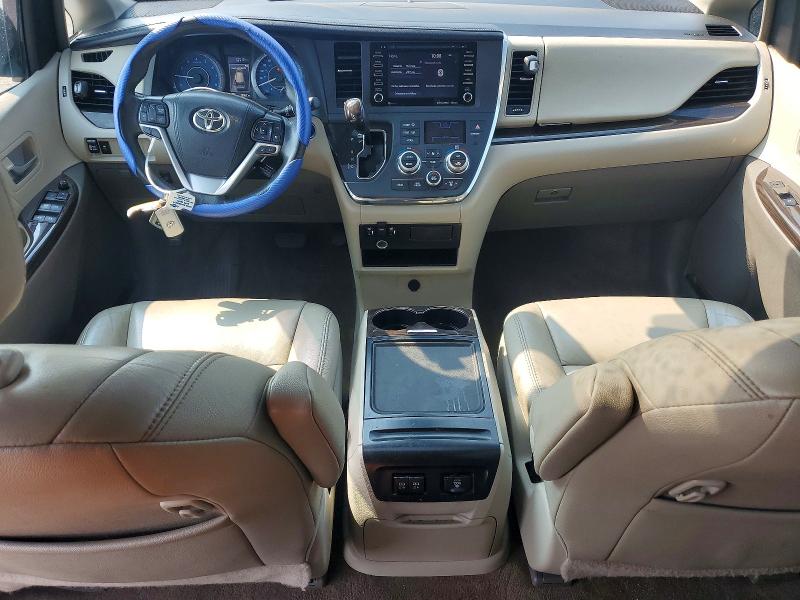 Photo 8 from auction – 2018 TOYOTA SIENNA with VIN 5TDDZ3DC2JS197779