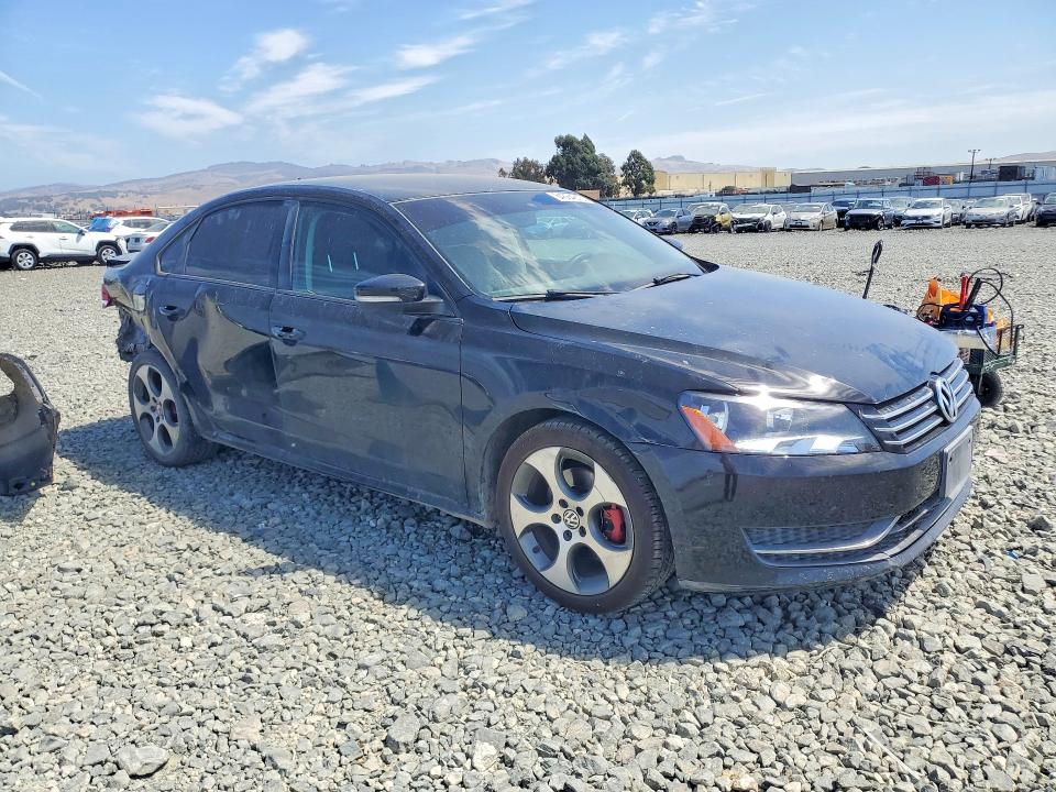 Photo 4 from auction – 2014 VOLKSWAGEN PASSAT with VIN 1VWAH7A36EC007214