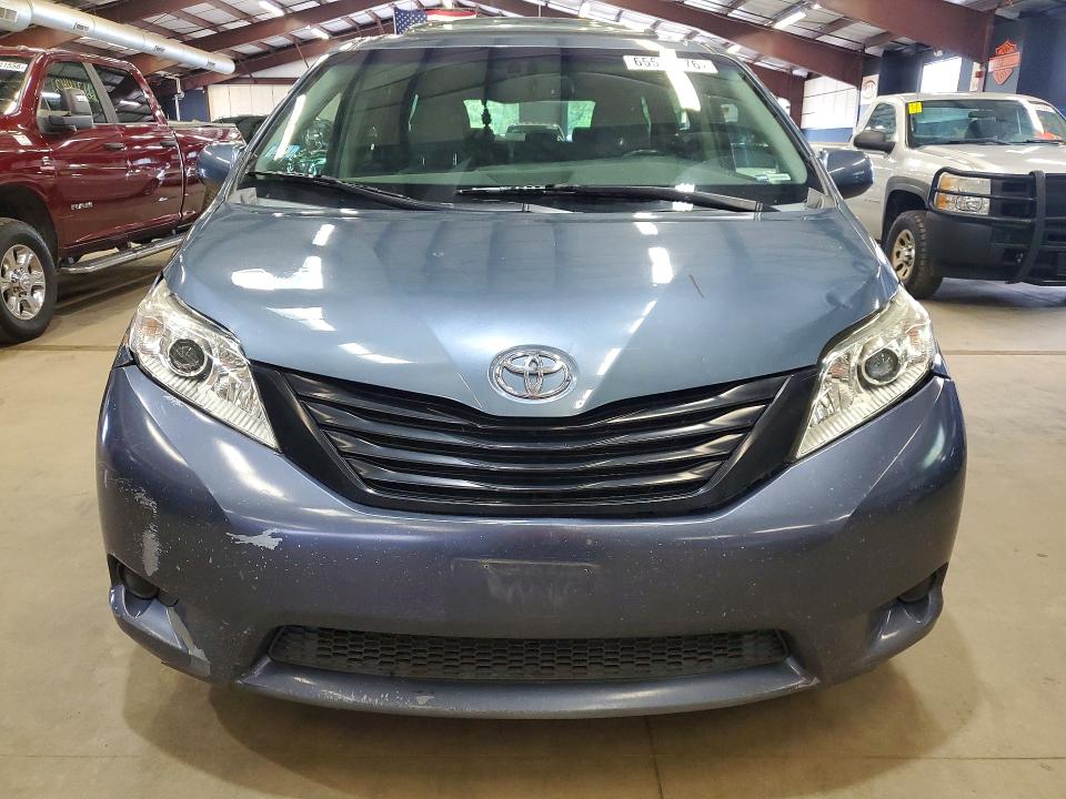 Photo 5 from auction – 2015 TOYOTA SIENNA with VIN 5TDDK3DC6FS110817