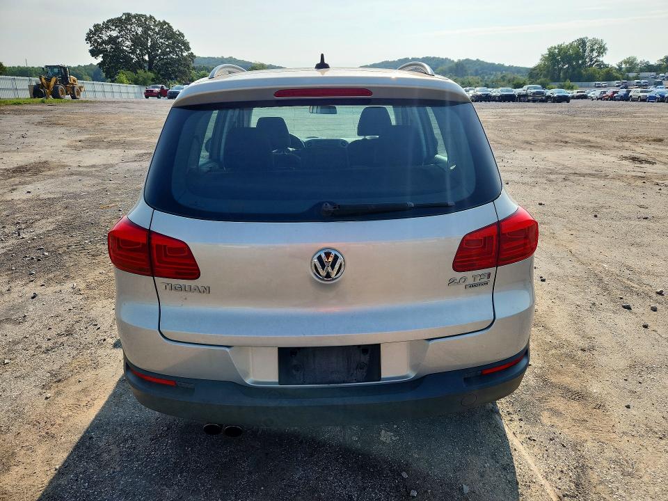 Photo 6 from auction – 2015 VOLKSWAGEN TIGUAN with VIN WVGBV7AX7FW520387