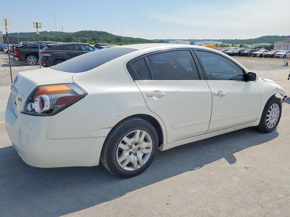 Photo 3 from auction – 2011 NISSAN ALTIMA with VIN 1N4AL2AP2BC129402
