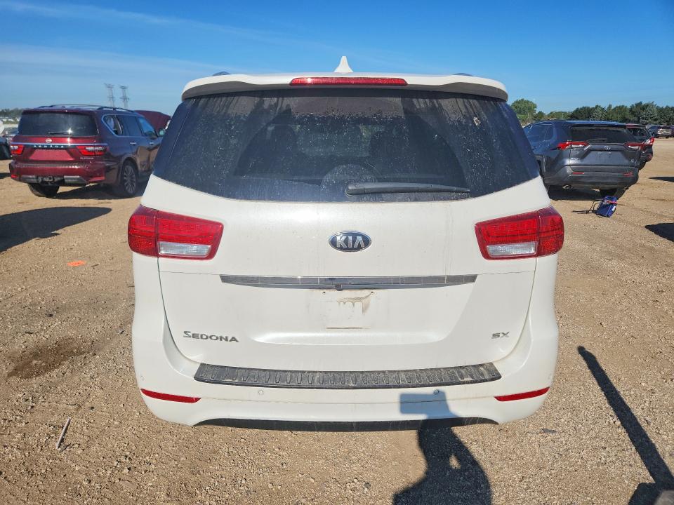 Photo 6 from auction – 2016 KIA SEDONA with VIN KNDMC5C18G6155753