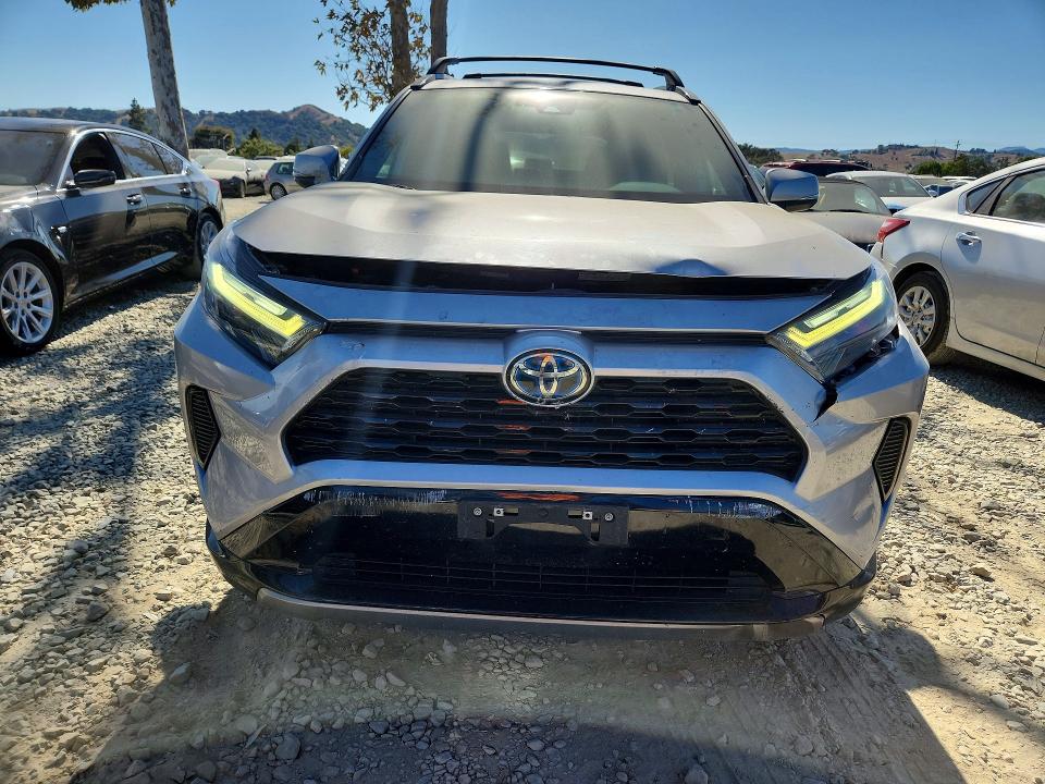 Photo 5 from auction – 2022 TOYOTA RAV4 with VIN 4T3T6RFV6NU101243