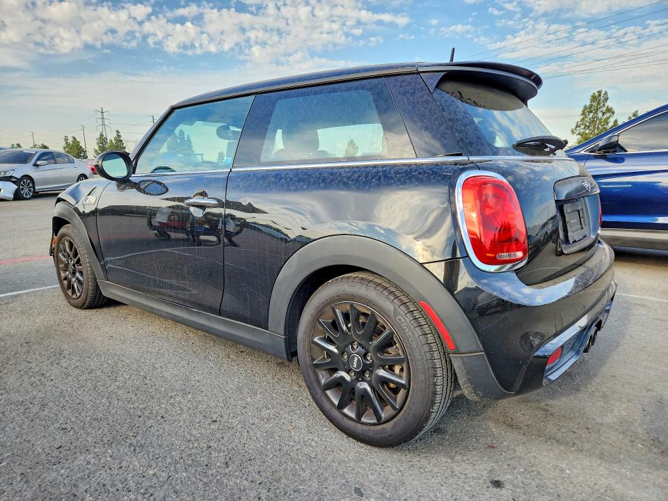 Photo 2 from auction – 2017 MINI COOPER with VIN WMWXP7C56H2C61286