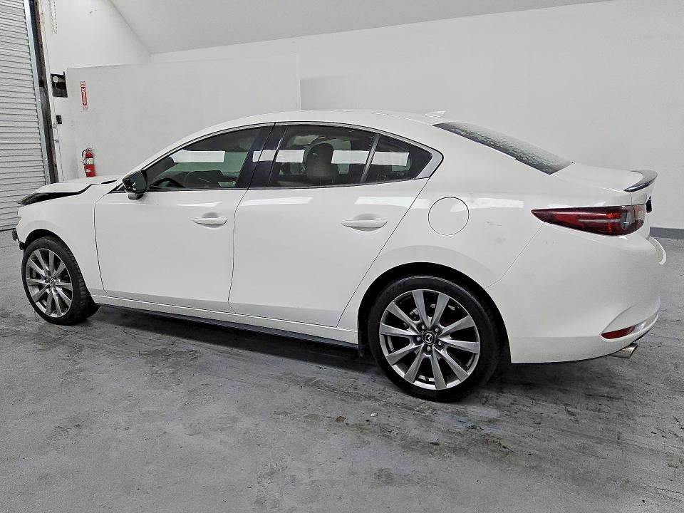 Photo 2 from auction – 2020 MAZDA 3 with VIN 3MZBPAEM6LM137349