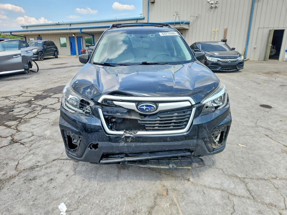 Photo 5 from auction – 2019 SUBARU FORESTER with VIN JF2SKACC6KH446416