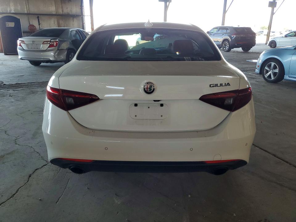 Photo 6 from auction – 2019 ALFA ROMEO GIULIA with VIN ZARFAMAN1K7620137