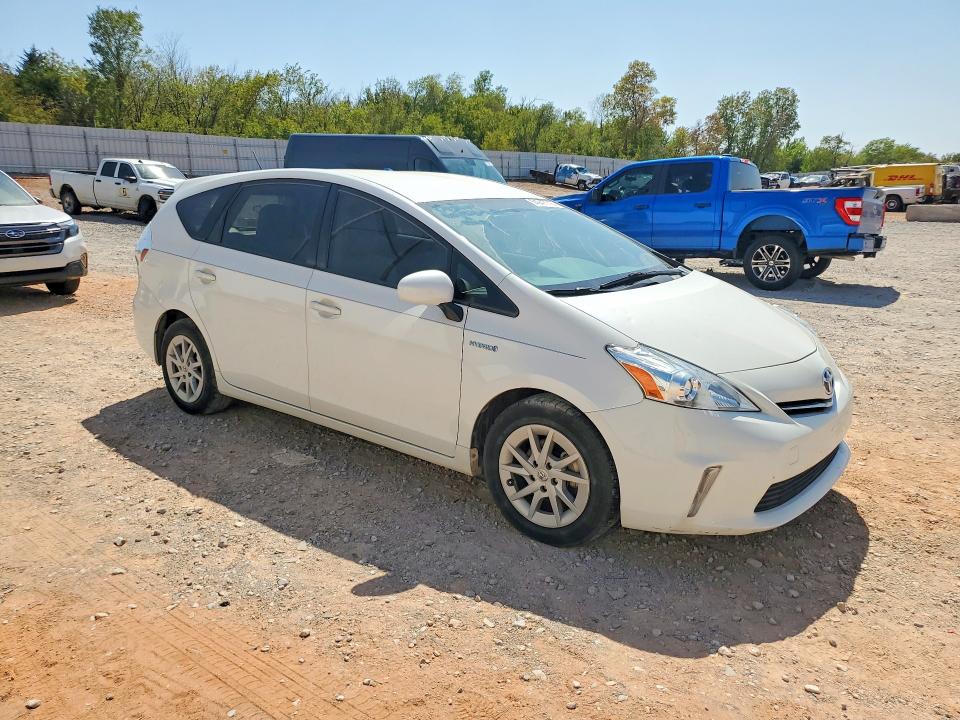 Photo 4 from auction – 2014 TOYOTA PRIUS V with VIN JTDZN3EU5E3311810