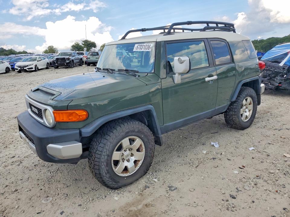 2010 TOYOTA FJ CRUISER