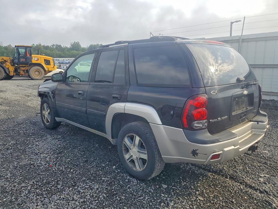Photo 2 from auction – 2005 CHEVROLET TRAILBLAZER with VIN 1GNDT13S952197491