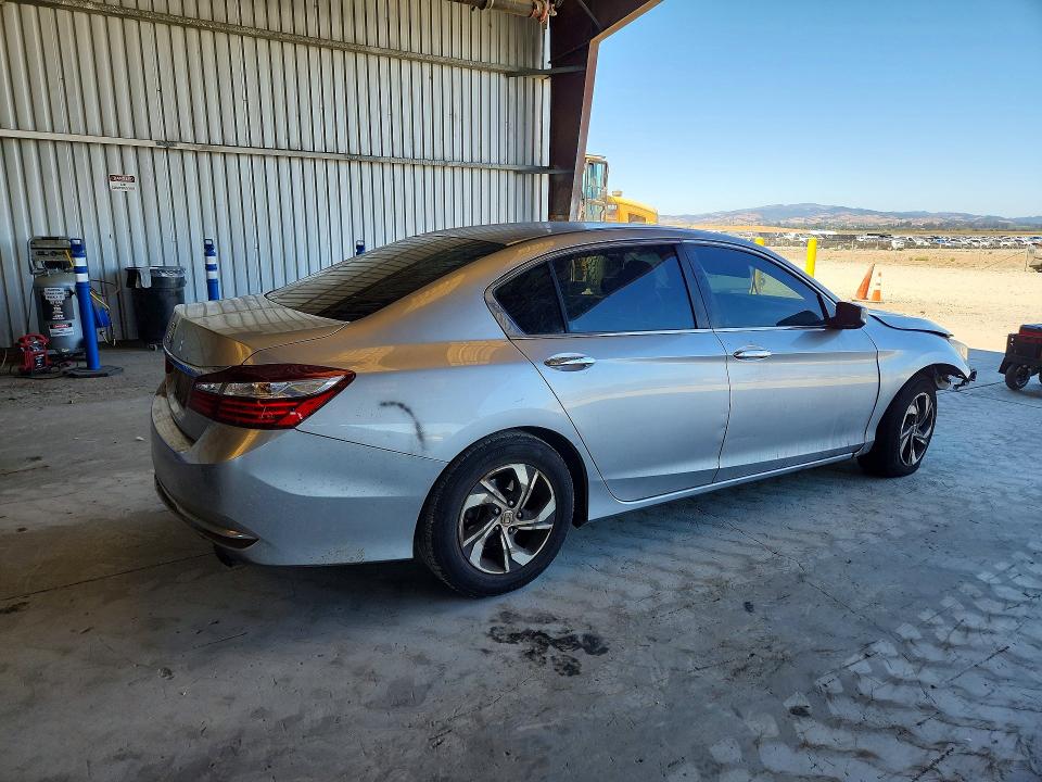 Photo 3 from auction – 2016 HONDA ACCORD with VIN 1HGCR2F36GA059723