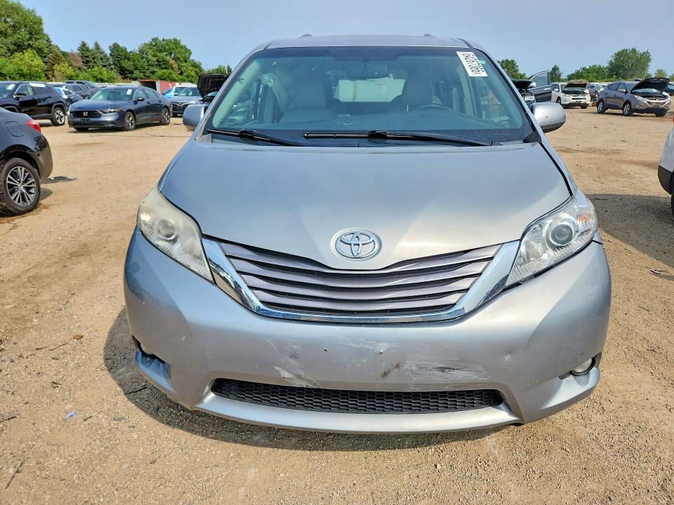 Photo 5 from auction – 2015 TOYOTA SIENNA with VIN 5TDDK3DCXFS120220