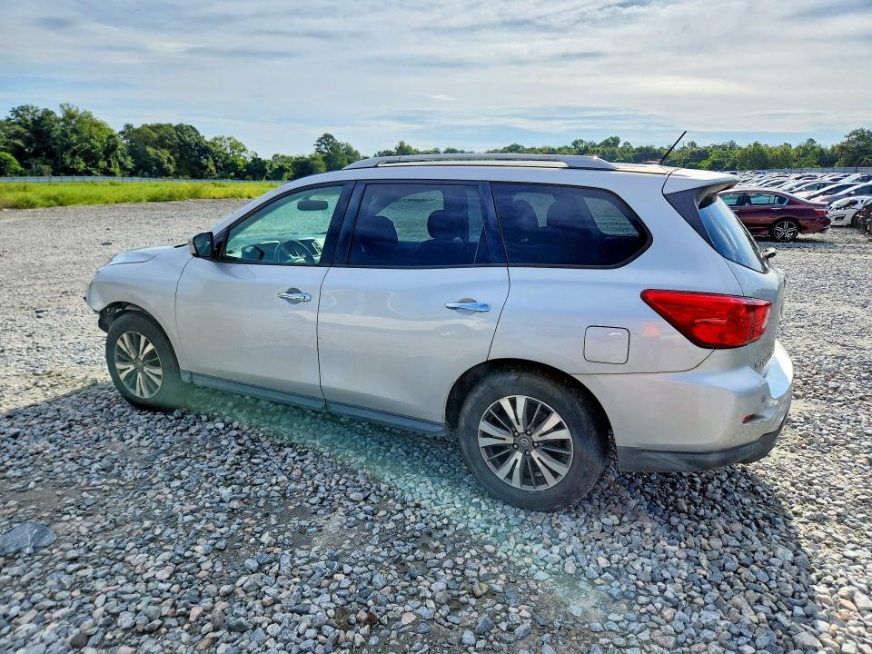 Photo 2 from auction – 2017 NISSAN PATHFINDER with VIN 5N1DR2MN6HC653138